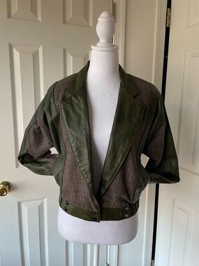 Vintage 80s leather jacket see measurements shown